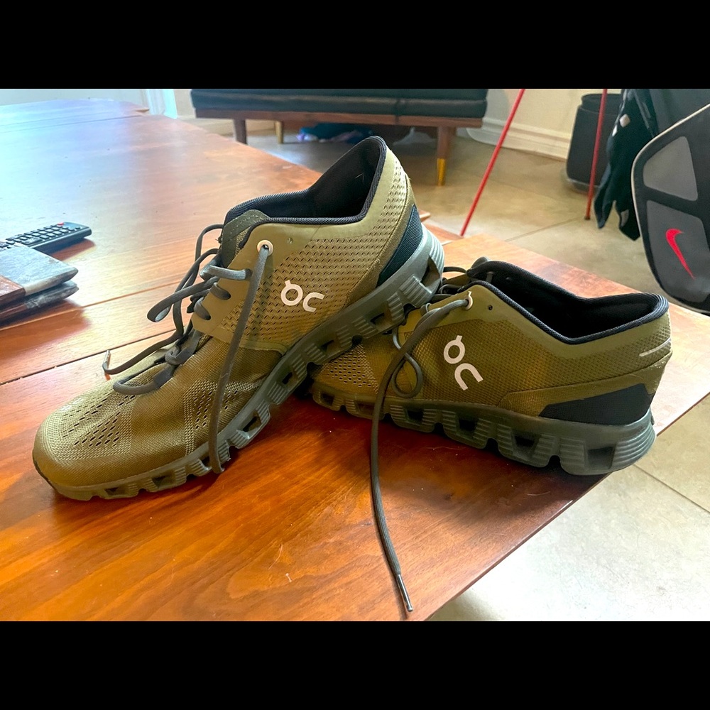 Mens ON cloud X 9.5 worn 3 times olive/army green